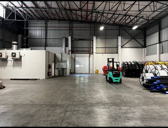 1,154M² WAREHOUSE TO LET IN AIRPORT INDUSTRIA